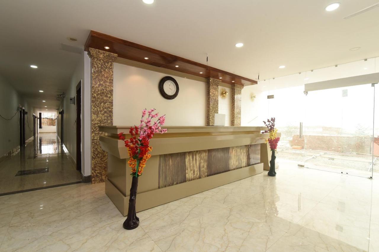Capital O 13310 Noida Suites Zewnętrze zdjęcie