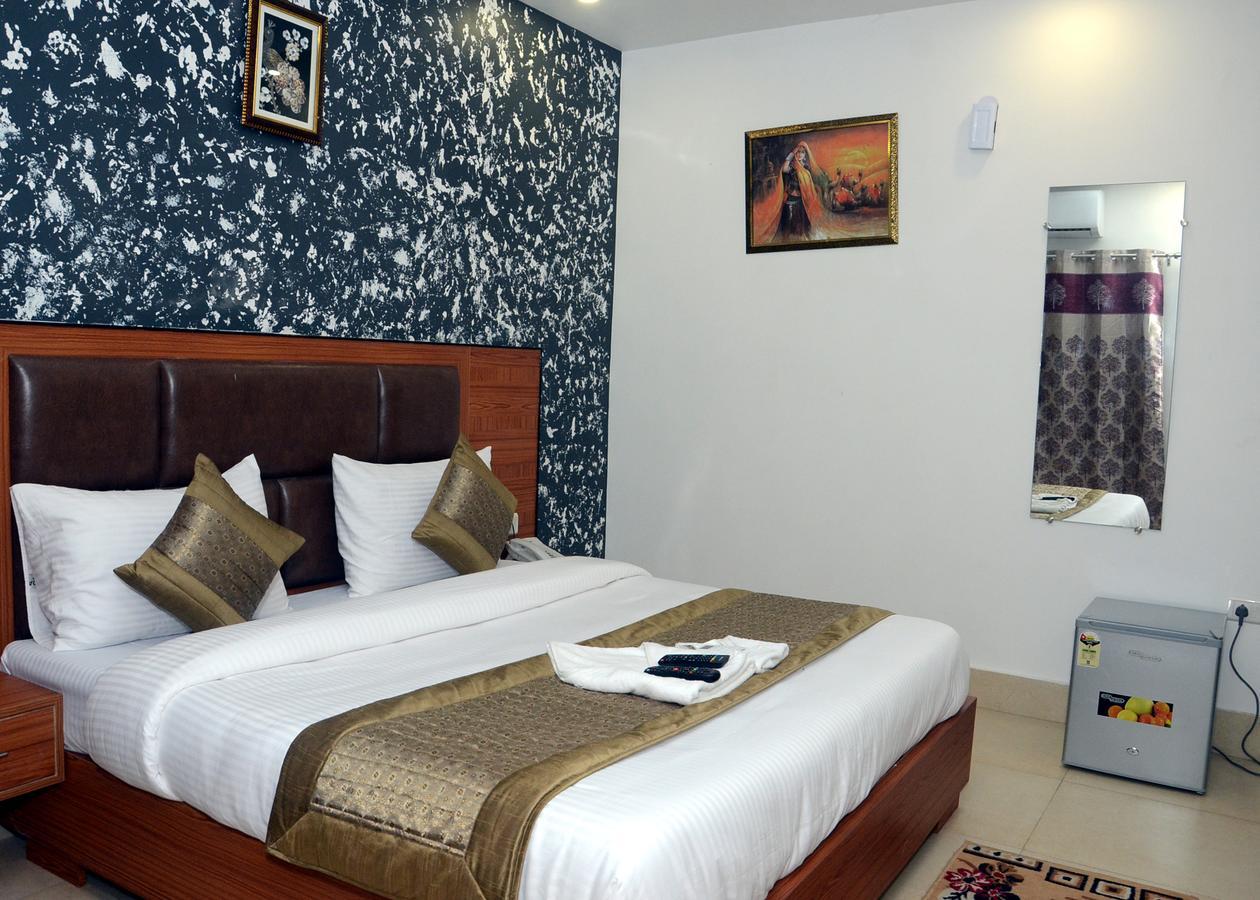Capital O 13310 Noida Suites Zewnętrze zdjęcie