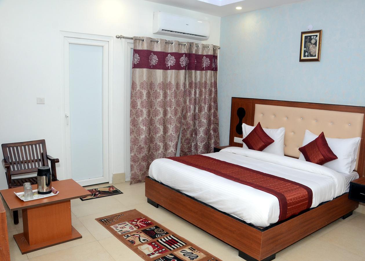 Capital O 13310 Noida Suites Zewnętrze zdjęcie